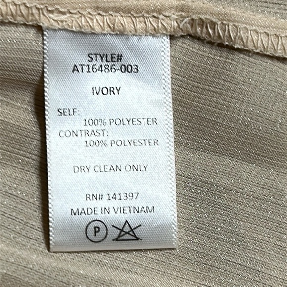 ASTR The Label balloon sleeve smocked top, ruffles,peplum, gold,feminine,sexy - Picture 11 of 11